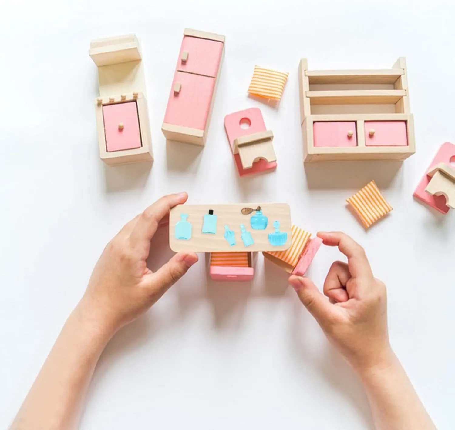 30pcs Miniature Perfume Bottles Statue Decor for Dollhouse Cute Mini Perfume Bottle Figurines Easy to Clean for Scene Models
