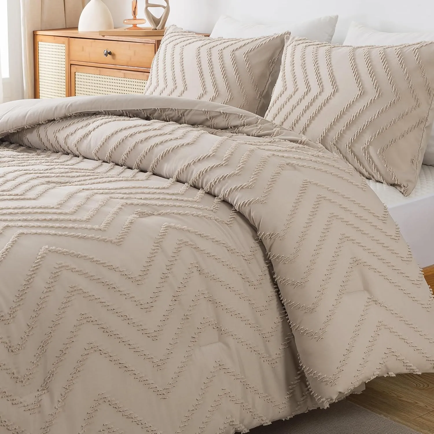 Andency Khaki Comforter Set King Size, Farmhouse Shabby Chic Boho Soft Fluffy Warm Lightweight Bedding Comforter Sets for King Bed, 3 Pieces Chevron Tufted Aesthetic Microfiber Lightweight Bed Set