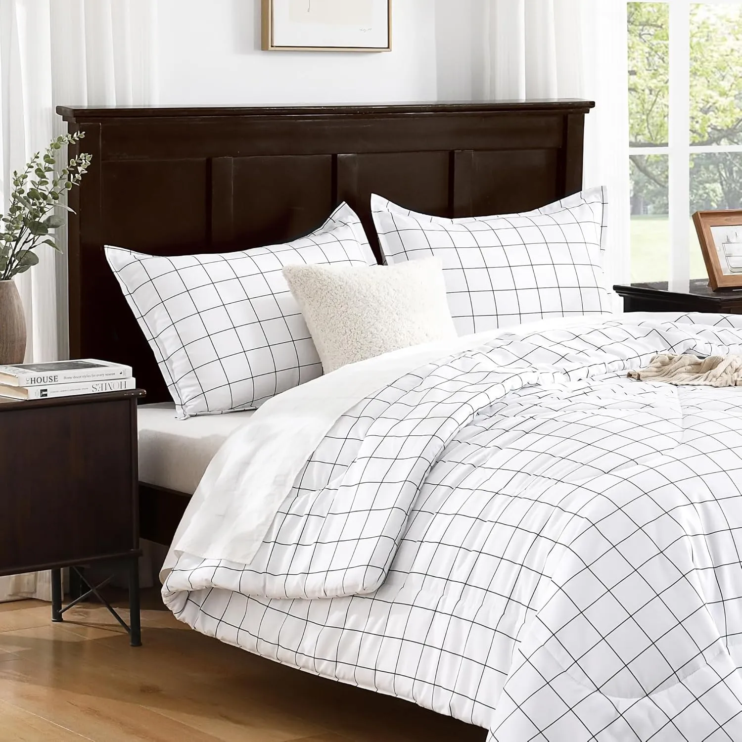Andency White Grid Comforter Set King Size (104x90 Inch), 3 Pieces(1 Grid Comforter and 2 Pillowcases), Summer Lightweight Microfiber Down Alternative White Comforter with Black Lines