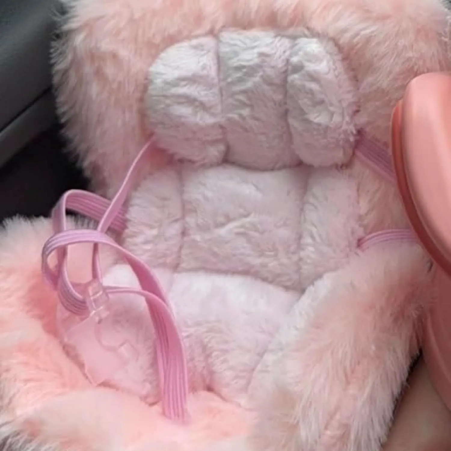Car Seat for Labubu Doll with air Vent Clip,Cute,Functional Safety Seat for 3.94-6.69" (10-17cm) Dolls,Furry Cushion Car Ornament Display Accessory for Doll Fans and Collectors (Pink)