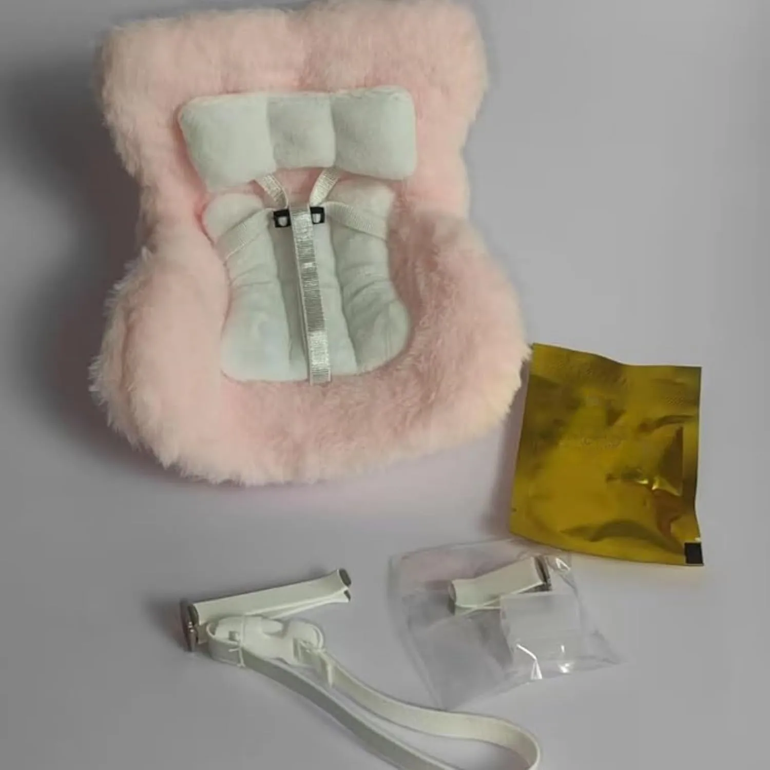 Car Seat for Labubu Doll with air Vent Clip,Cute,Functional Safety Seat for 3.94-6.69" (10-17cm) Dolls,Furry Cushion Car Ornament Display Accessory for Doll Fans and Collectors (Pink)