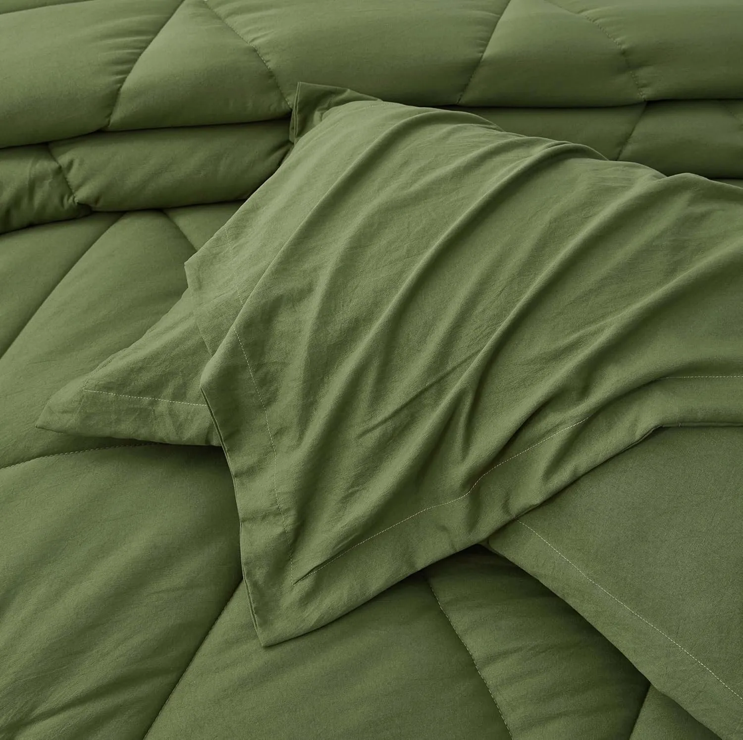 Chezmoi Collection Rory Olive Green Comforter Set Oversized Queen Size 3-Piece Fluffy Soft Lightweight Bedding Triangle Quilted Stone-Washed Microfiber Comforter Set for All Season