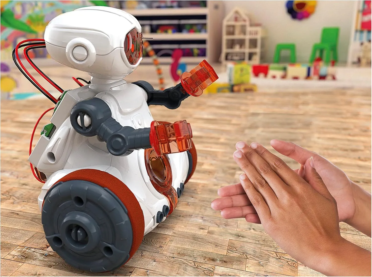 Clementoni- Science & Play Mio Robot: Interactive STEM Learning Robot with App, Obstacle Avoidance & Drawing Function (8  Years)