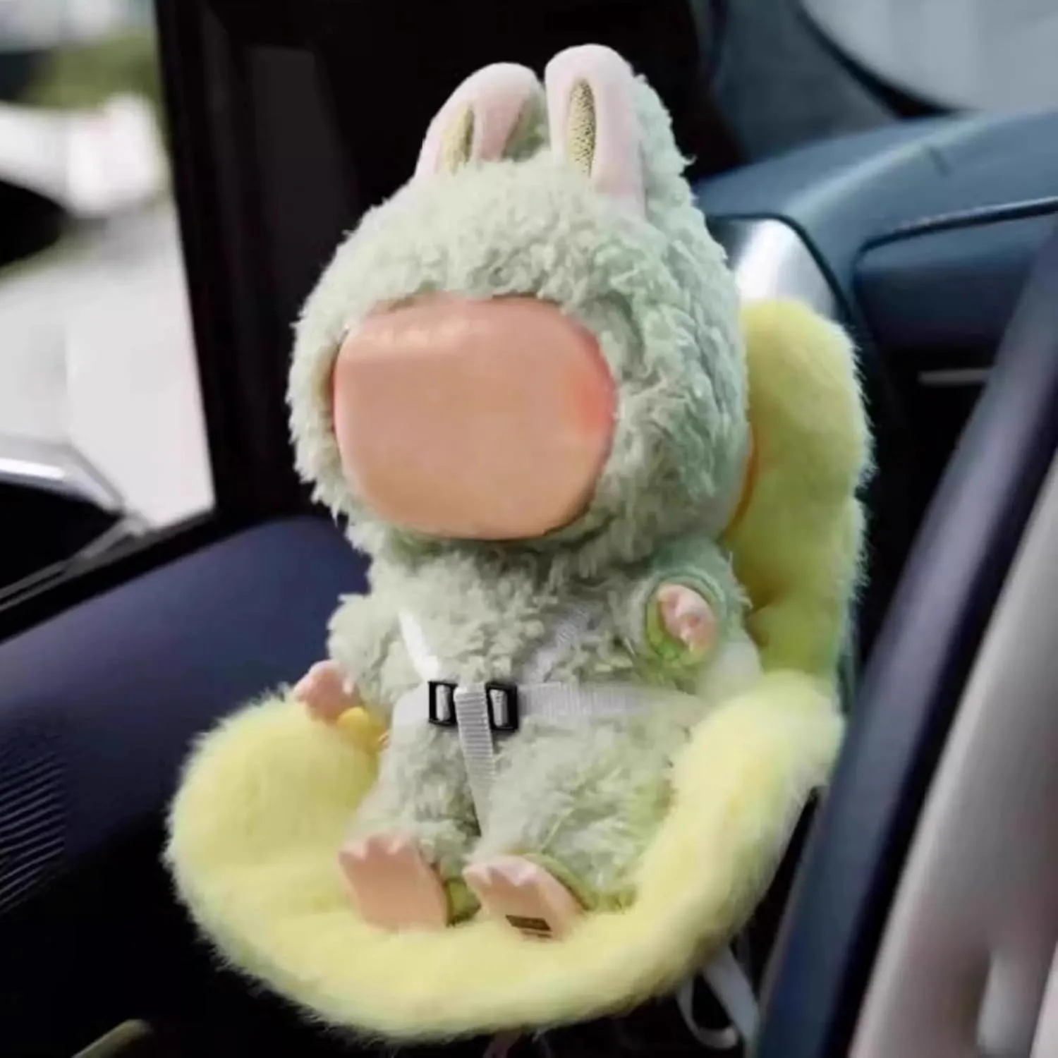 Doll Car Seat for 10-17cm Dolls, Doll Have a Seat with Clips onto Car Air Vent, Adjustable Belt and Desktop Stand Display Figures Car Ornament for Blind Box Doll Fans, Collectors (G)