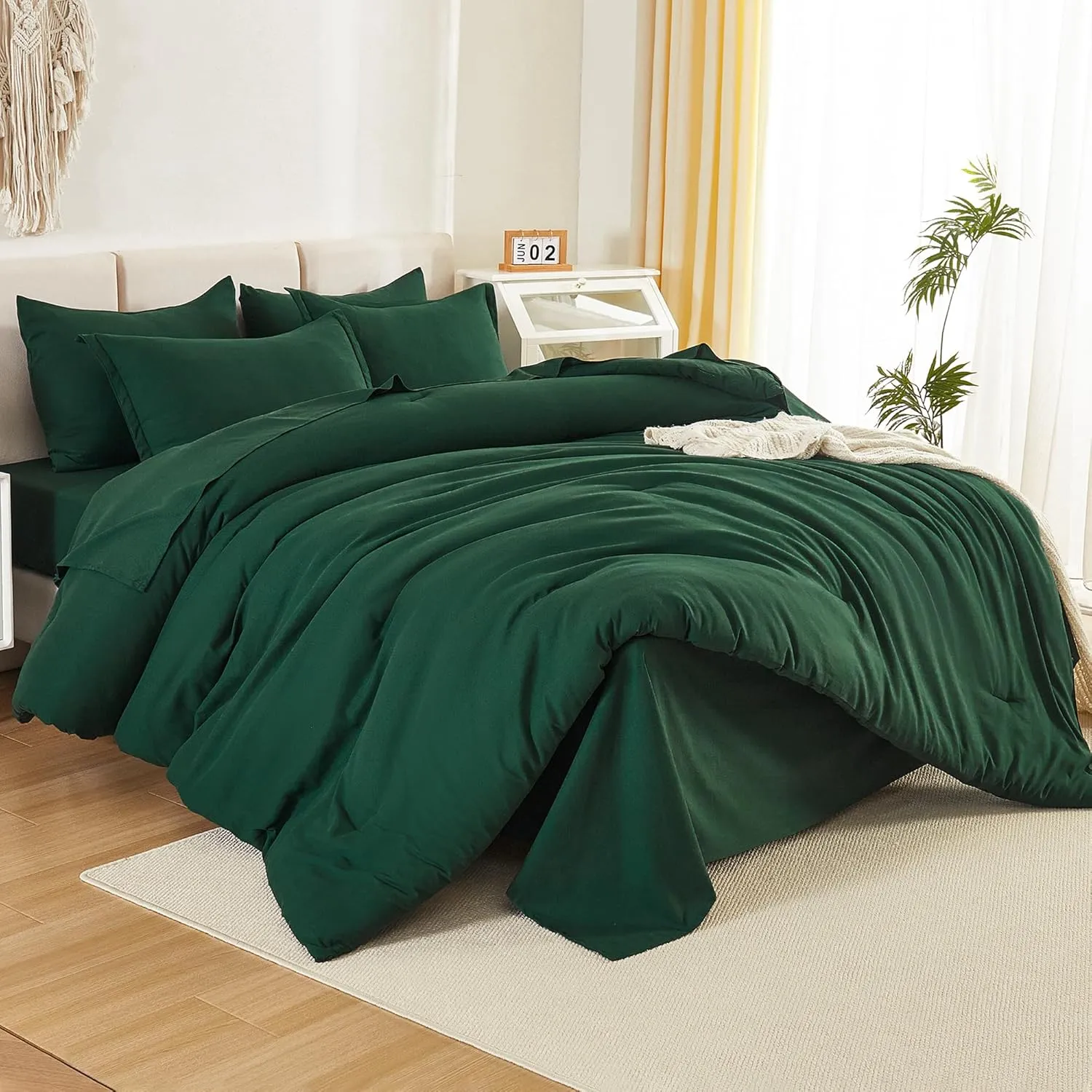 Litanika Queen Comforter Set Dark Emerald Green - 7 Pieces Bed in a Bag Queen Beddding Comforter Sets, Solid Lightweight Bed Set with Comforter, Sheets, Pillowcases & Shams