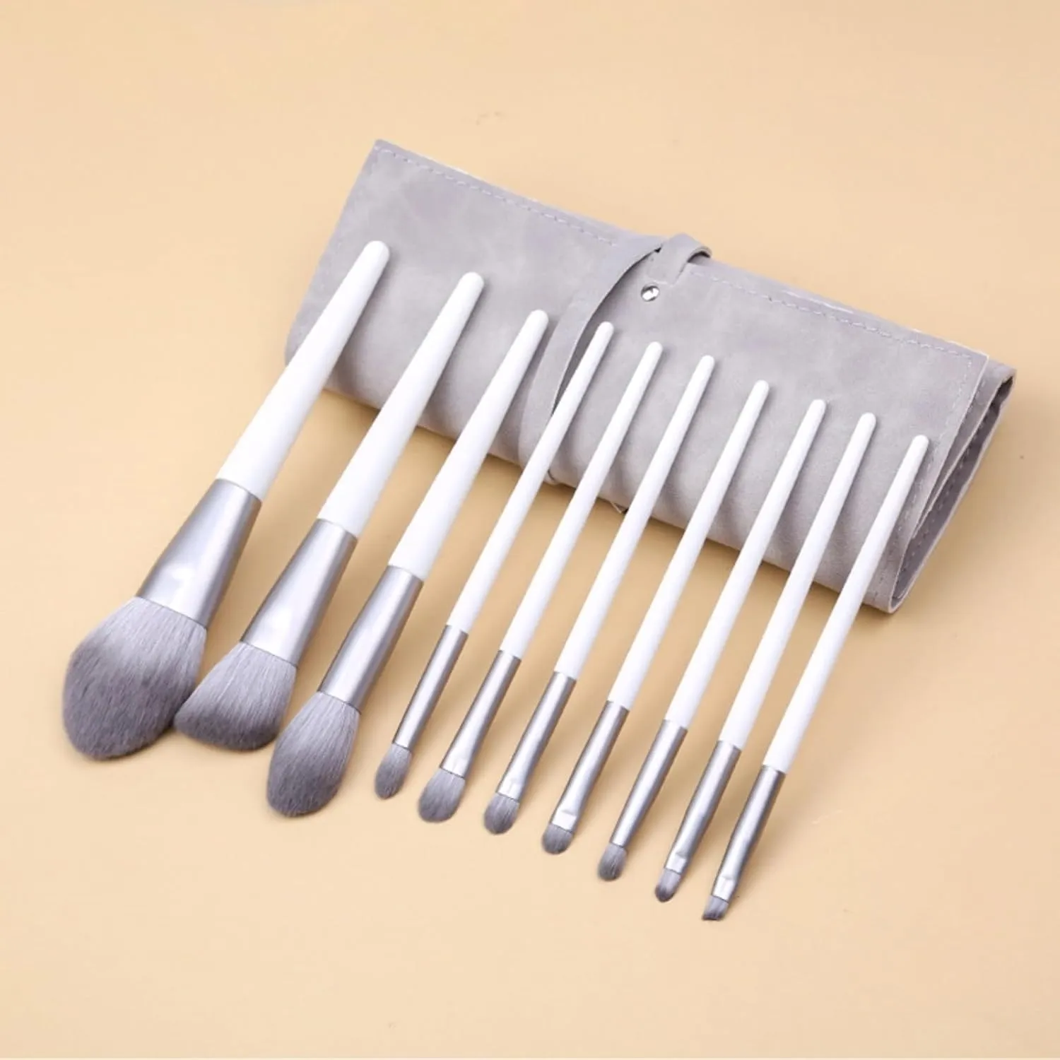 Makeup Brushes 10 Pcs Set,Professional Makeup Kit,Make up Brush Foundation Powder Brush Eyebrow Eyeshadow Brush Contour Blush Concealer Brush with Case (Silver)
