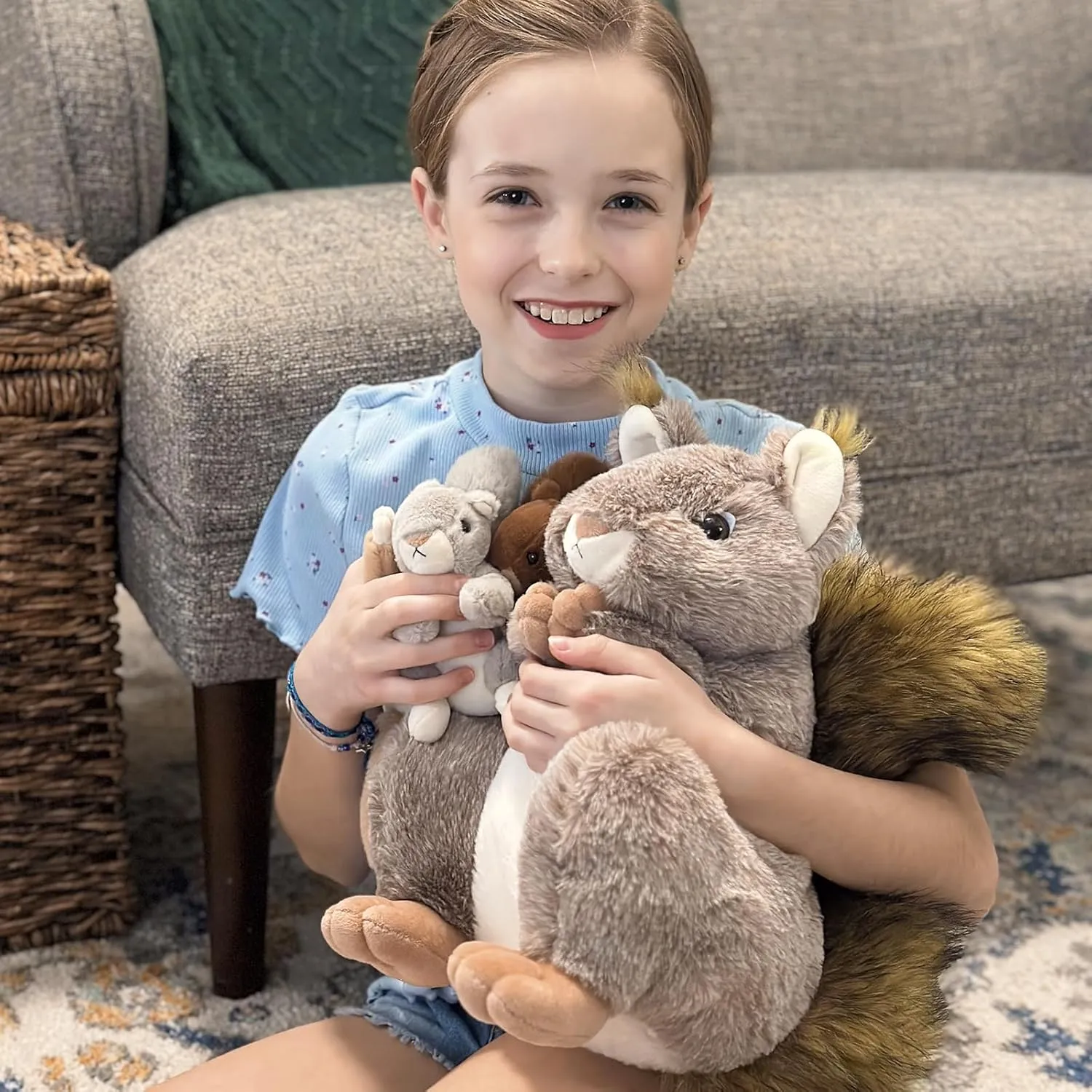 MaoGoLan 4Pcs Squirrels Stuffed Animal, Realistic Squirrel Plush Toys with 3 Baby Squirrels for Small Hand, Adorable Stuffed Squirrels Gift for Forest Animal Lover,Girls,Boys,Kids,Baby Shower