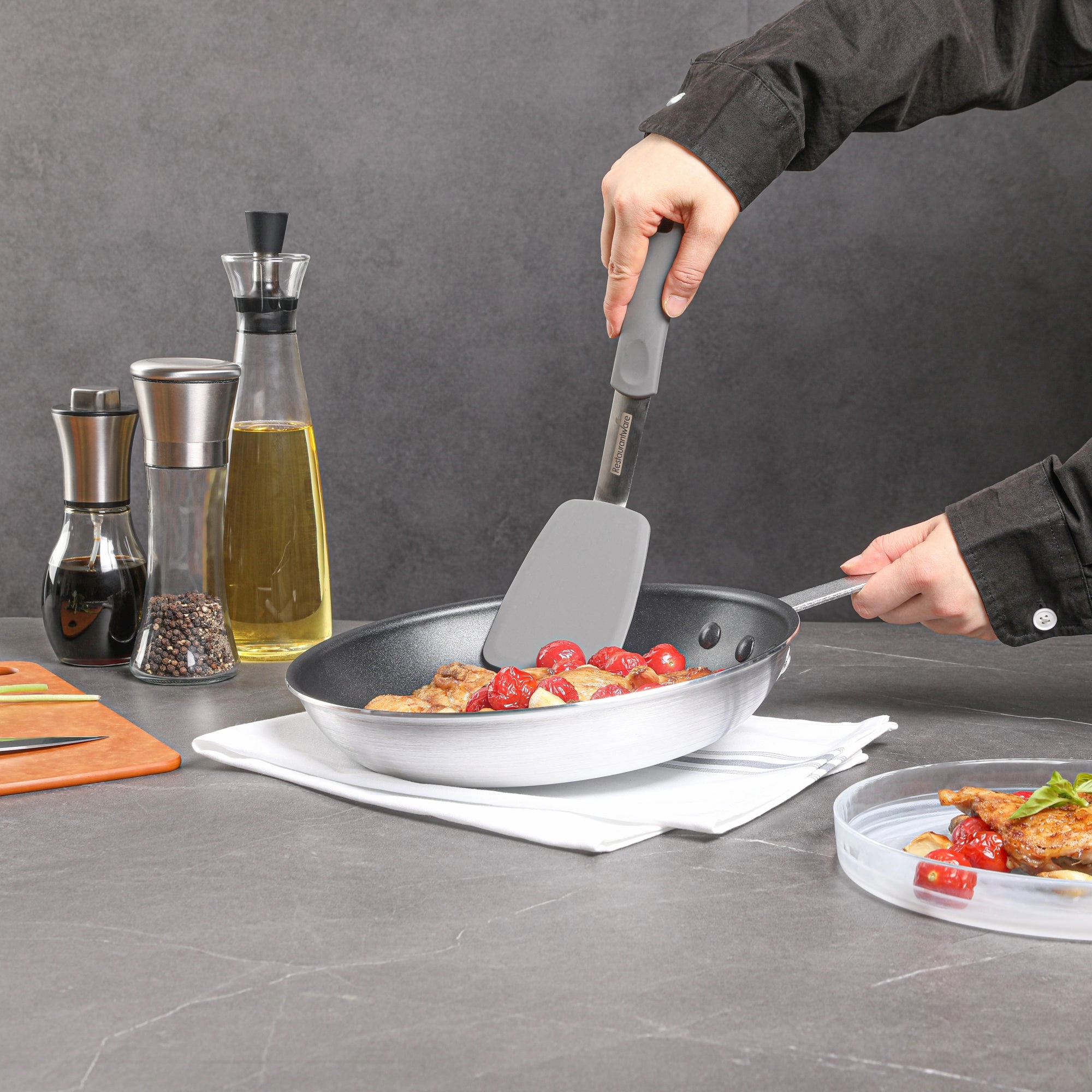 Met Lux Aluminum 10" Fry Pan - Non-Stick - 6 count box