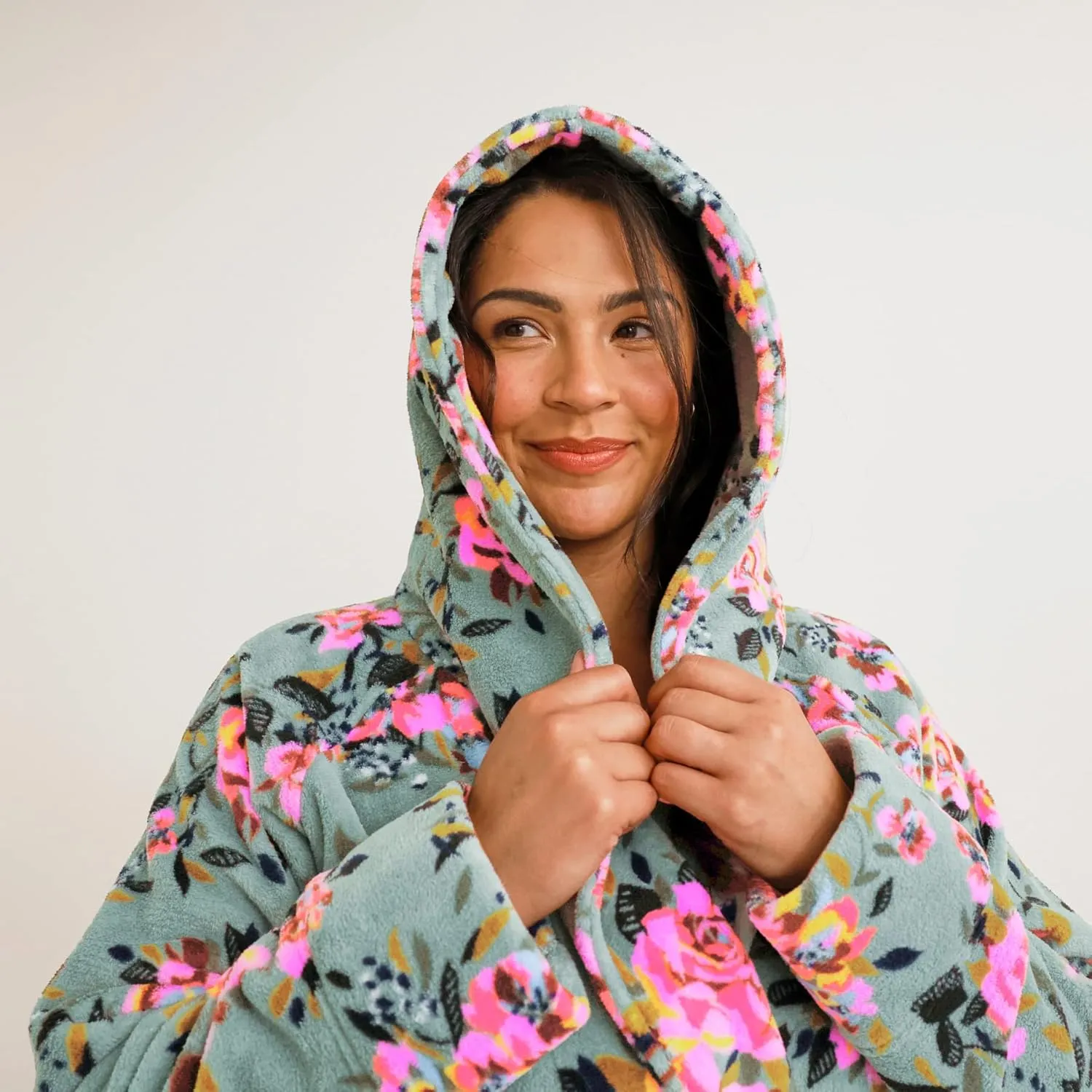 Vera Bradley Women's Plush Fleece Robe (Extended Size Range)