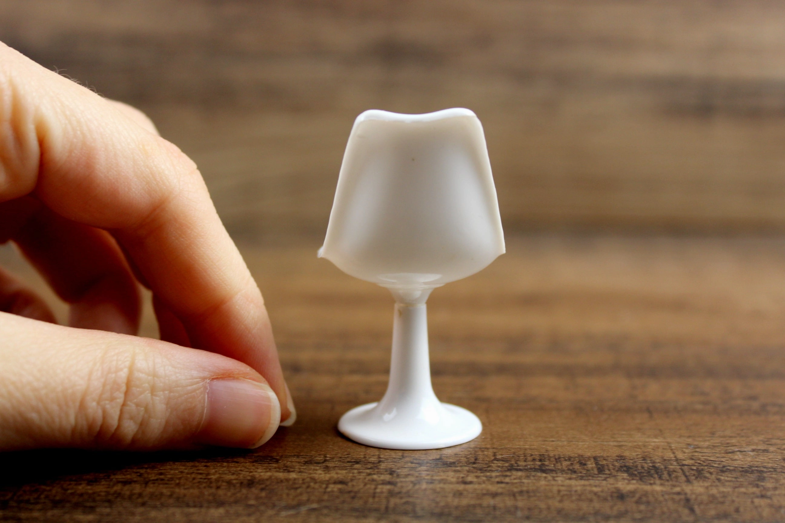 Vintage 1:12 Miniature Dollhouse White Plastic Mid-Century Style Chair