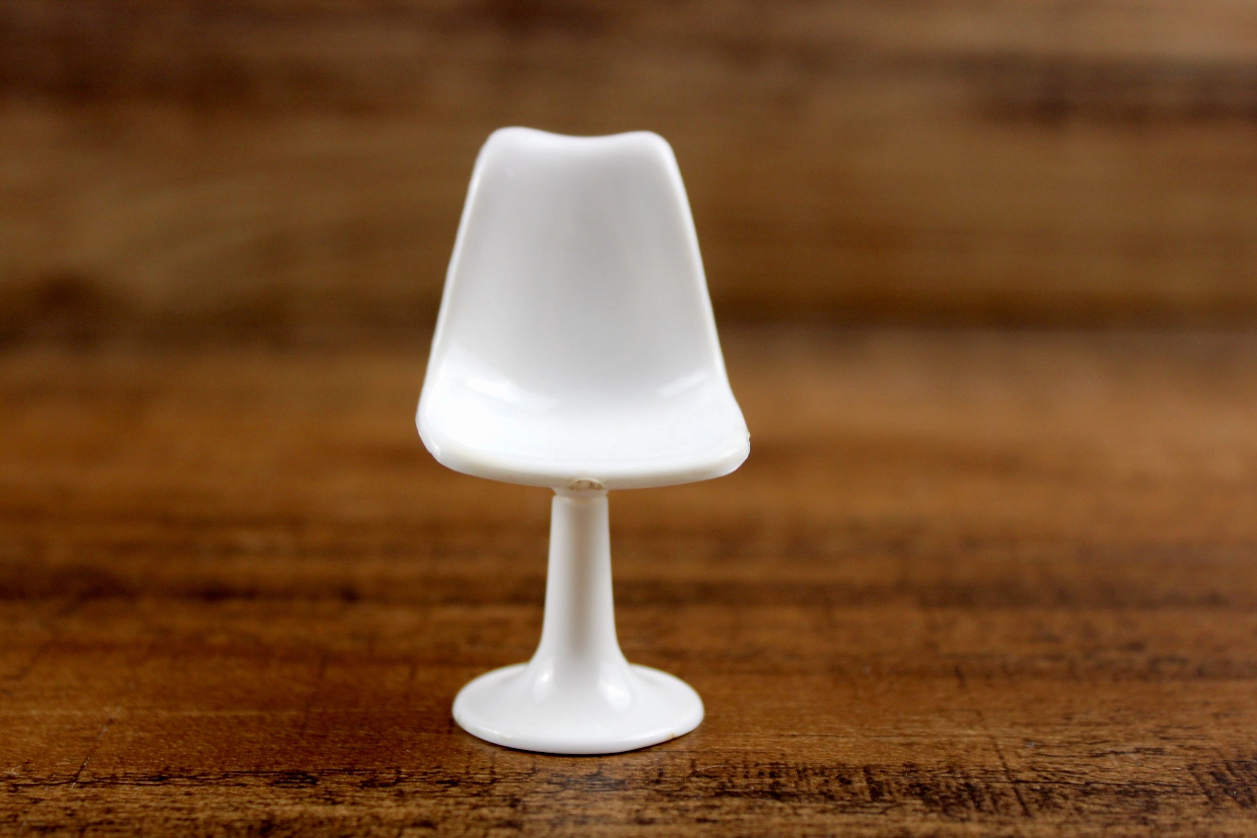 Vintage 1:12 Miniature Dollhouse White Plastic Mid-Century Style Chair