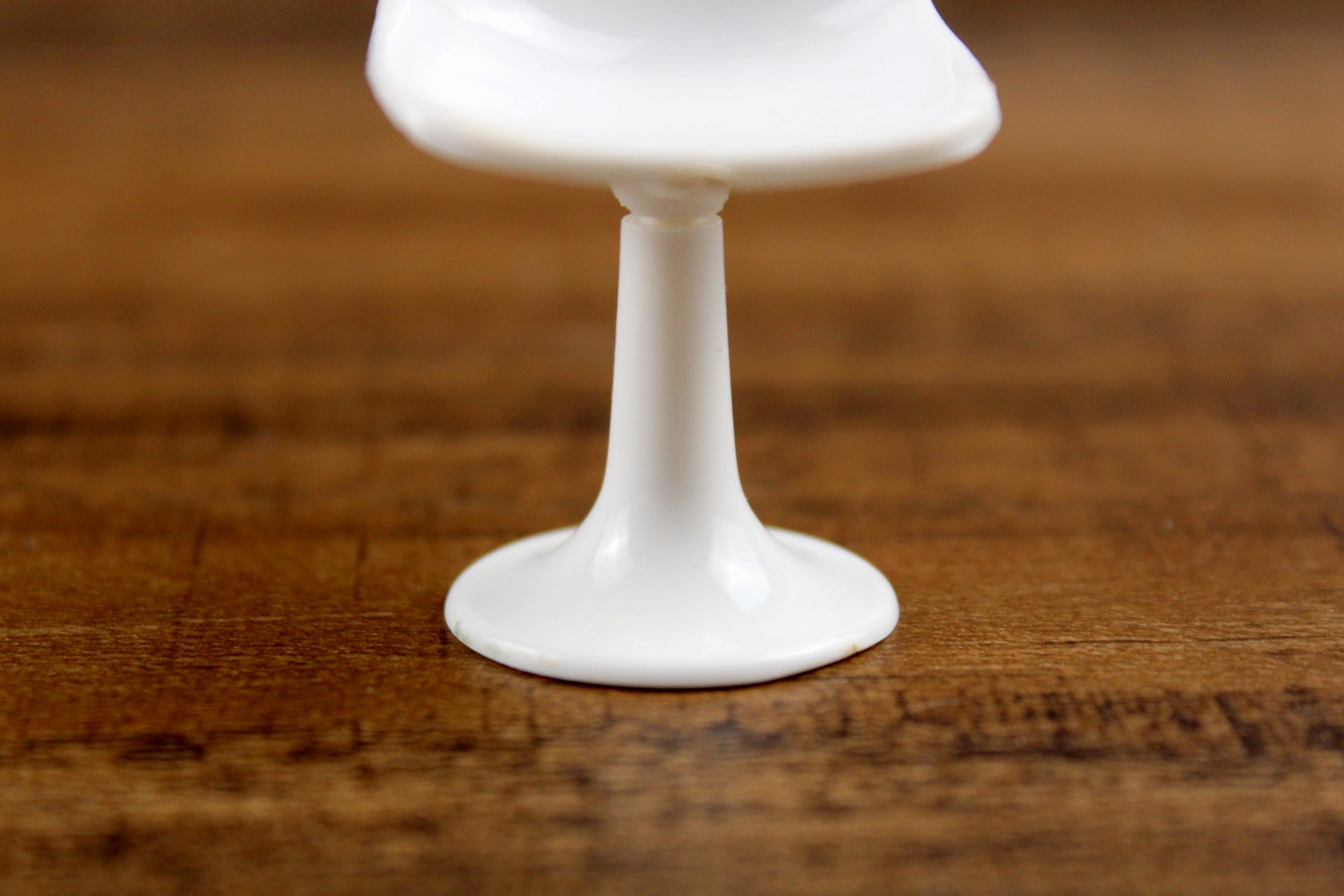 Vintage 1:12 Miniature Dollhouse White Plastic Mid-Century Style Chair