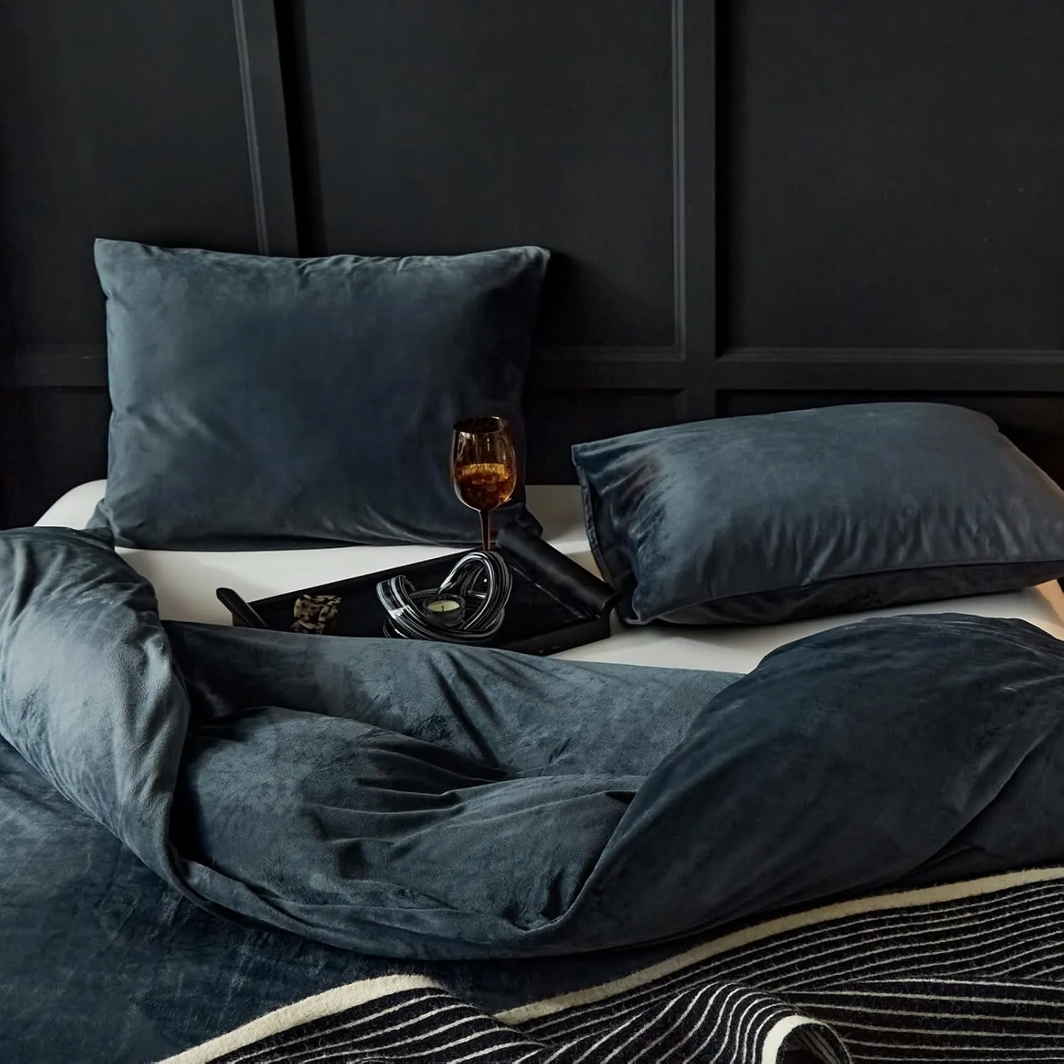 WARMDERN Dark Grey Flannel Velvet Duvet Cover King Size Duvet Cover Bedding Sets, 3pcs Ultra Soft Luxury Textured Modern Crystal Velvet Duvet Covers with Zipper Closure(Dark Grey, King)