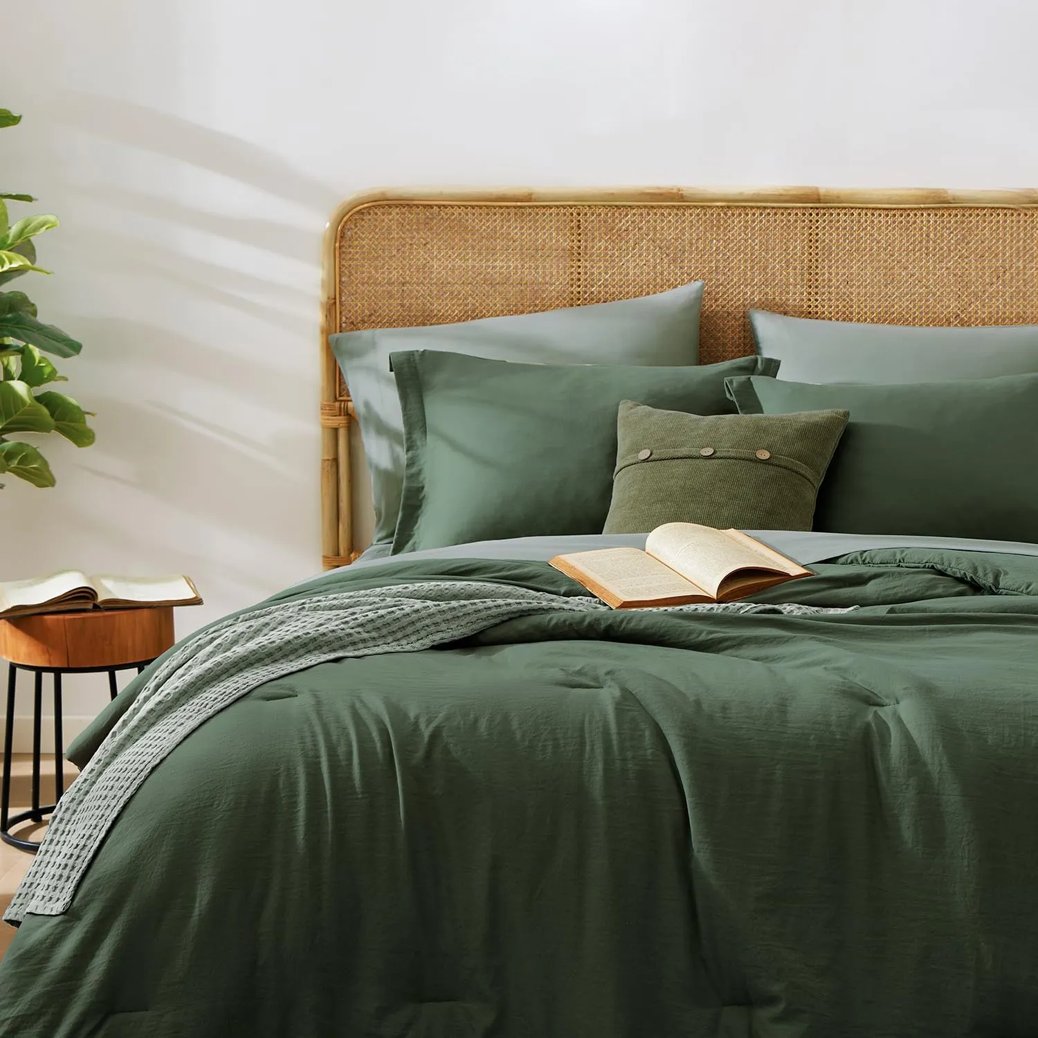 WRENSONGE King Comforter Set, 7 Pieces Deep Forest Soft Bed in a Bag King with Fitted Sheet, Flat Sheet, 2 Pillow Shams, and 2 Pillowcases- Warm Bedding Set for All Season