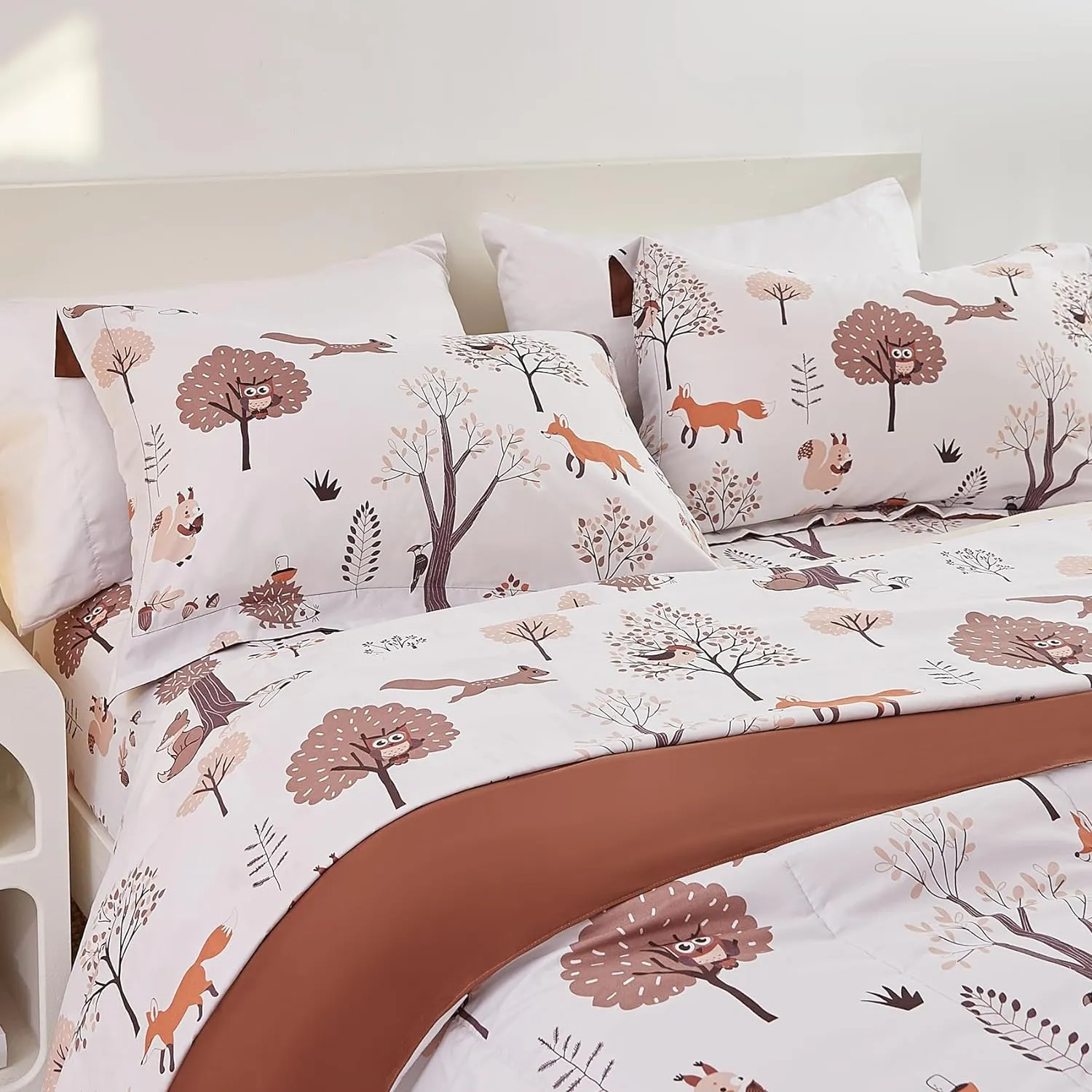 Yibeizi Kids Comforter Set for Boys Girls Full Size, Cute Quilted Woodland Forest Animal Print Fall Bedding with Pillow Sham, Lightweight Soft Breathable Machine Camping Themed Bed Set 3 Piece