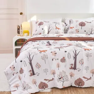 Yibeizi Kids Comforter Set for Boys Girls Full Size, Cute Quilted Woodland Forest Animal Print Fall Bedding with Pillow Sham, Lightweight Soft Breathable Machine Camping Themed Bed Set 3 Piece